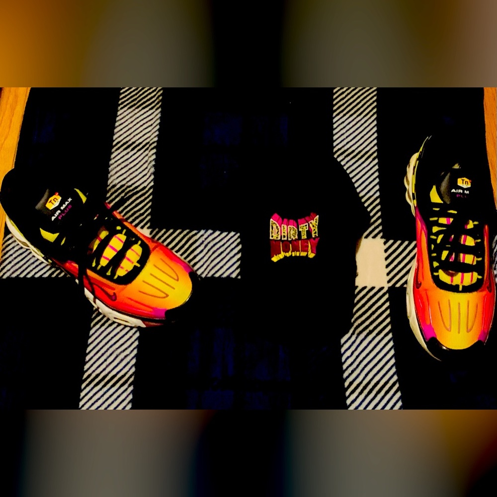 Nike Air Max Shoes, Size 7y Multicolor. Worn 3 Times. Shoes Are Used.